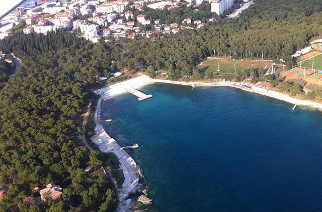 For Two 400 Met From Beach Pula